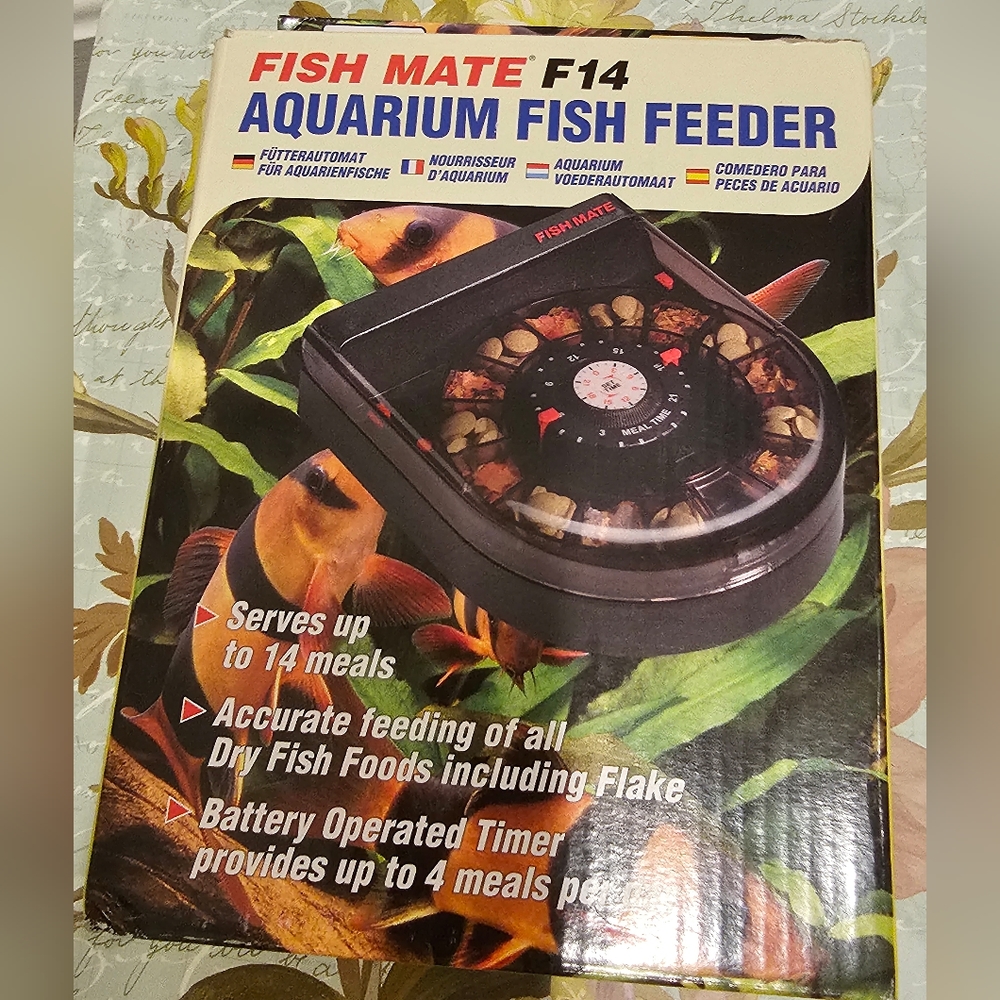 Aquarium fish feeder